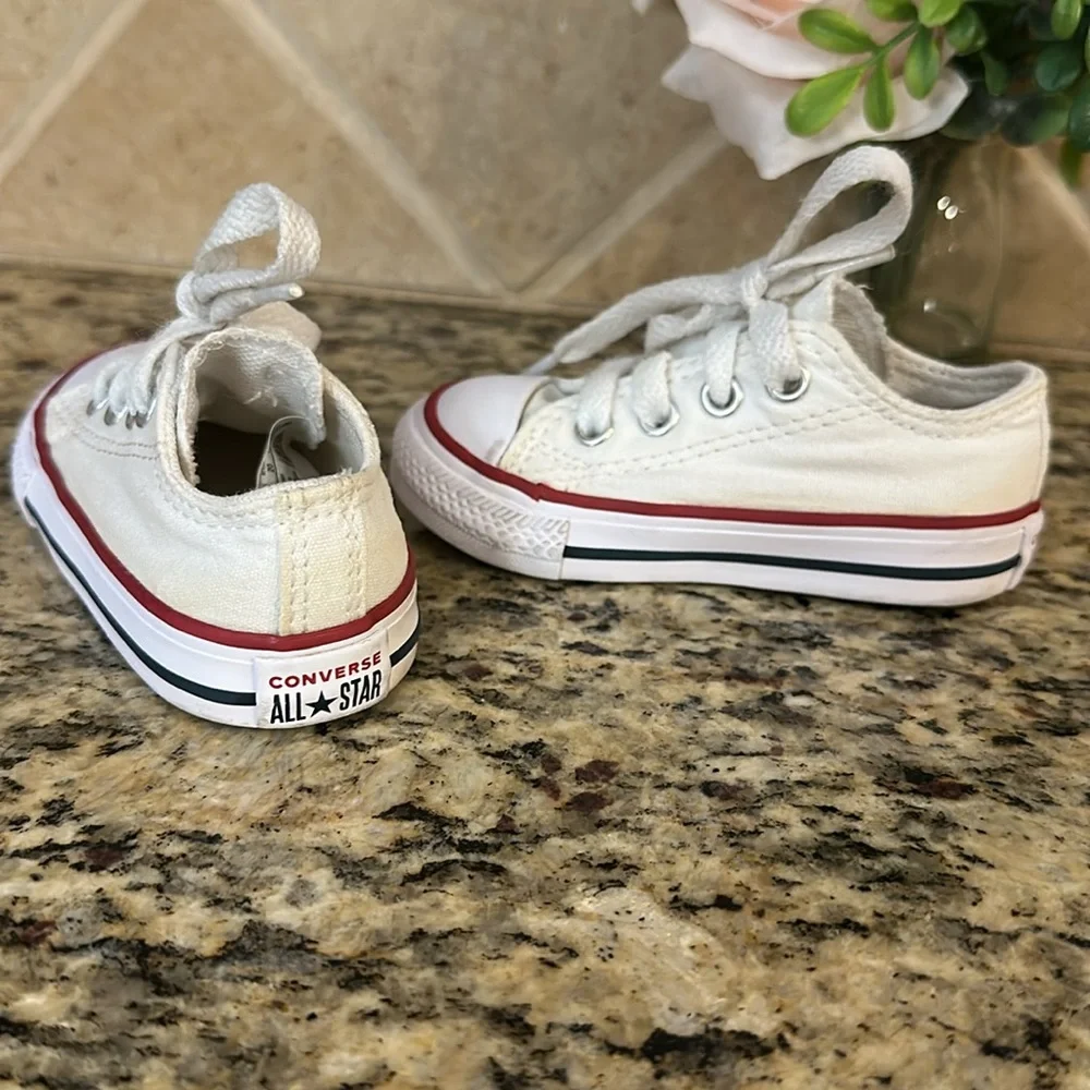 CONVERSE ALL STAR Classic White Sneakers baby size 4